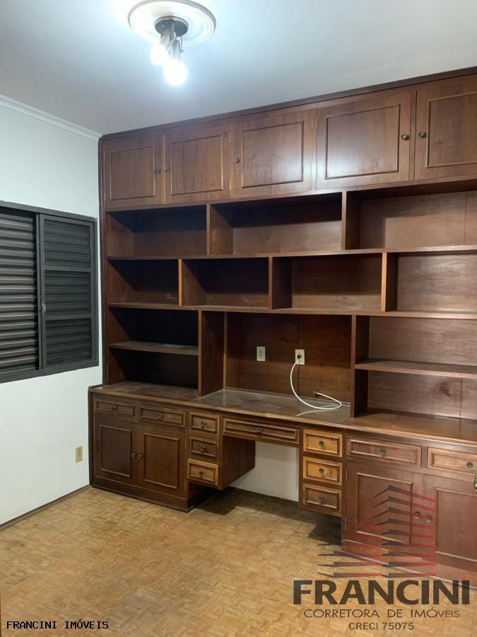 Casa para alugar com 3 quartos, 200m² - Foto 6