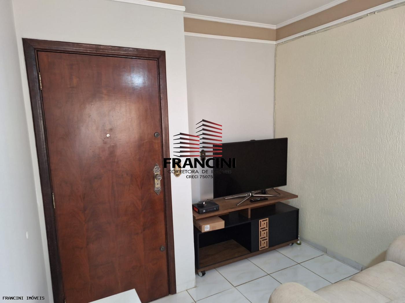 Apartamento para alugar com 2 quartos, 70m² - Foto 1