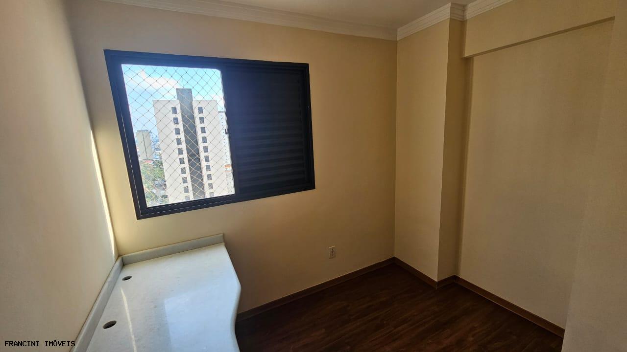 Apartamento para alugar com 3 quartos, 81m² - Foto 8