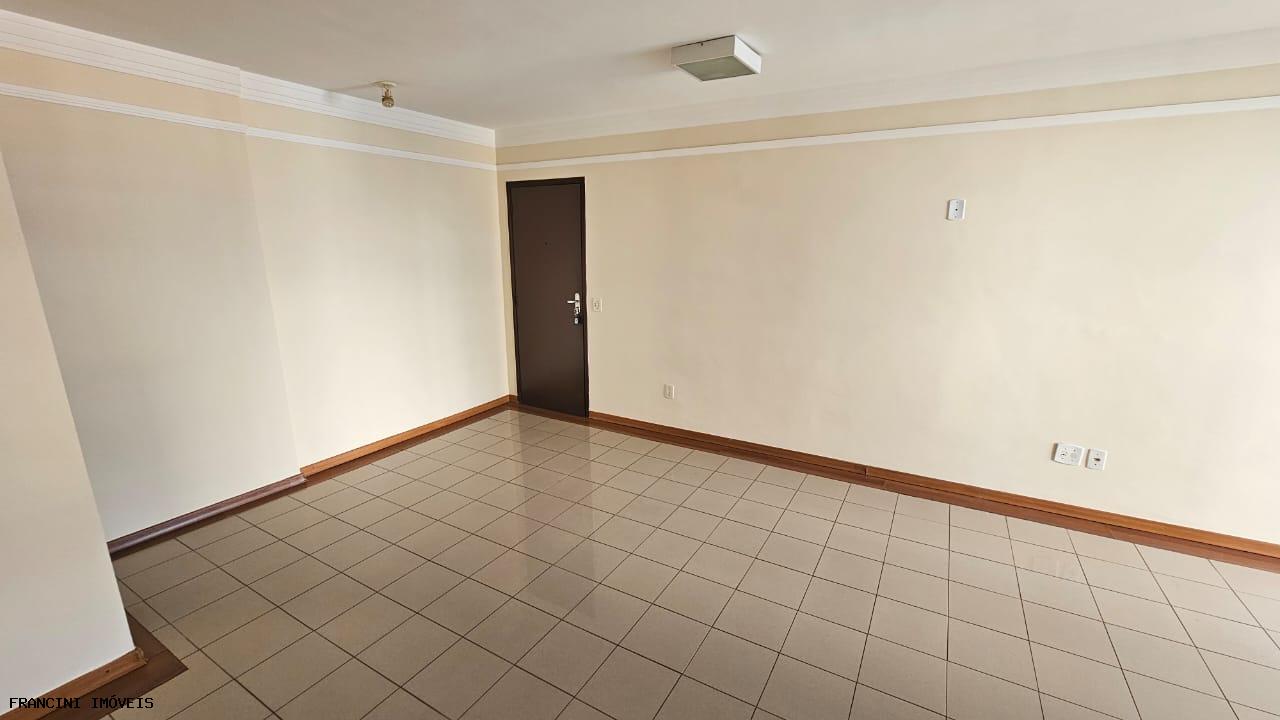 Apartamento para alugar com 3 quartos, 81m² - Foto 23