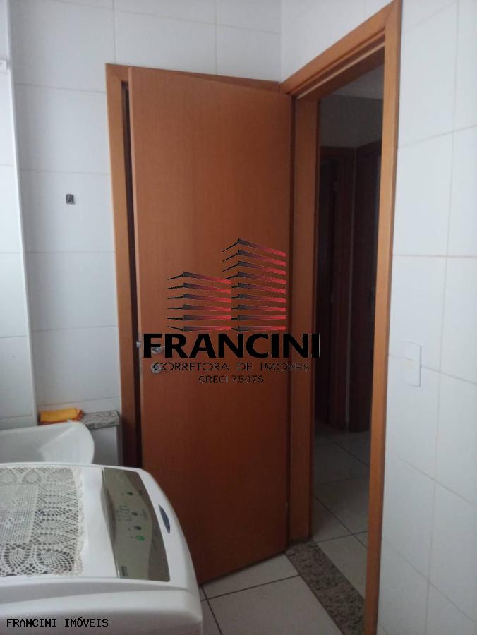 Apartamento para alugar com 2 quartos, 70m² - Foto 3