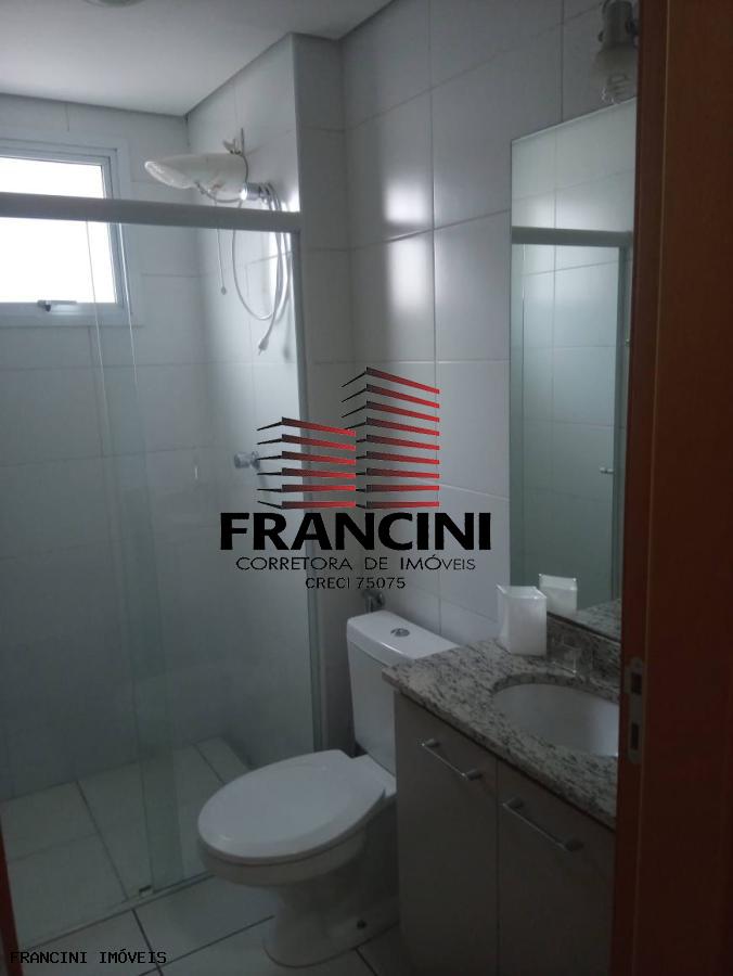 Apartamento para alugar com 2 quartos, 70m² - Foto 12