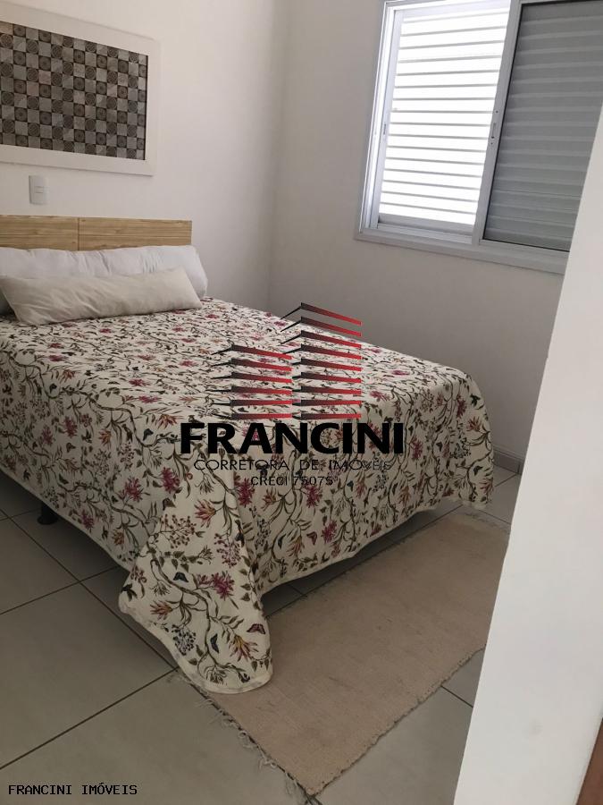 Apartamento para alugar com 2 quartos, 70m² - Foto 17