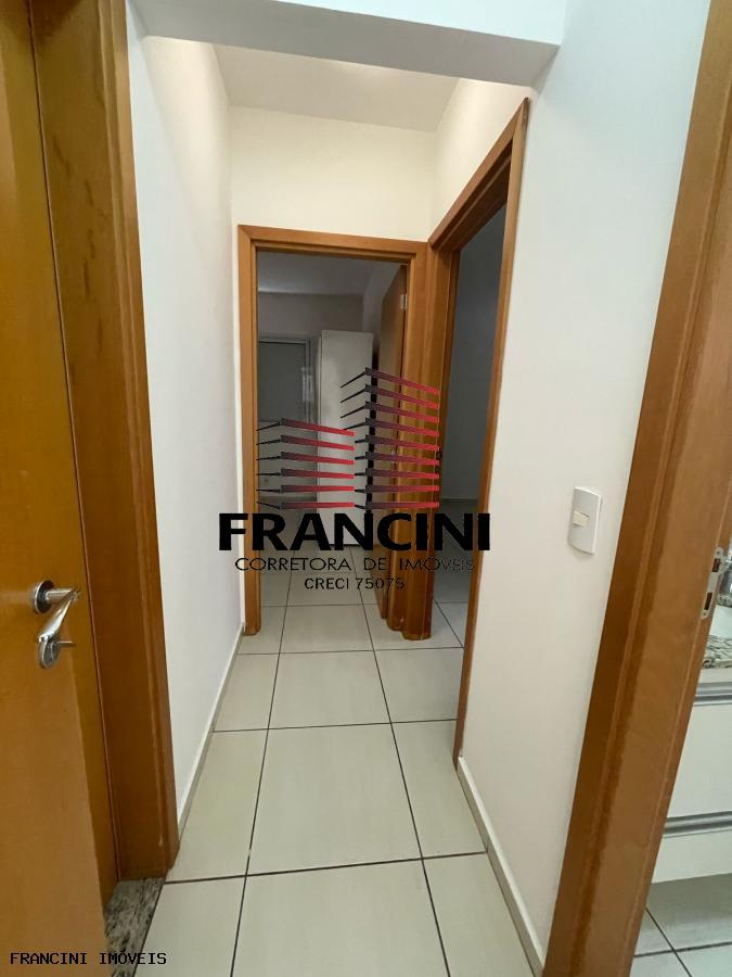 Apartamento para alugar com 2 quartos, 70m² - Foto 8