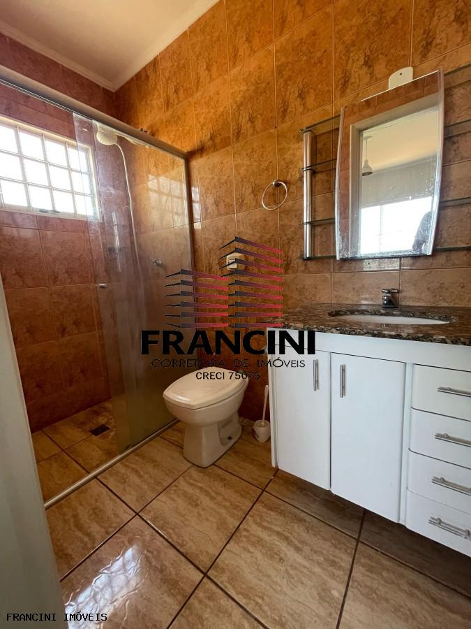 Casa para alugar com 3 quartos, 240m² - Foto 19